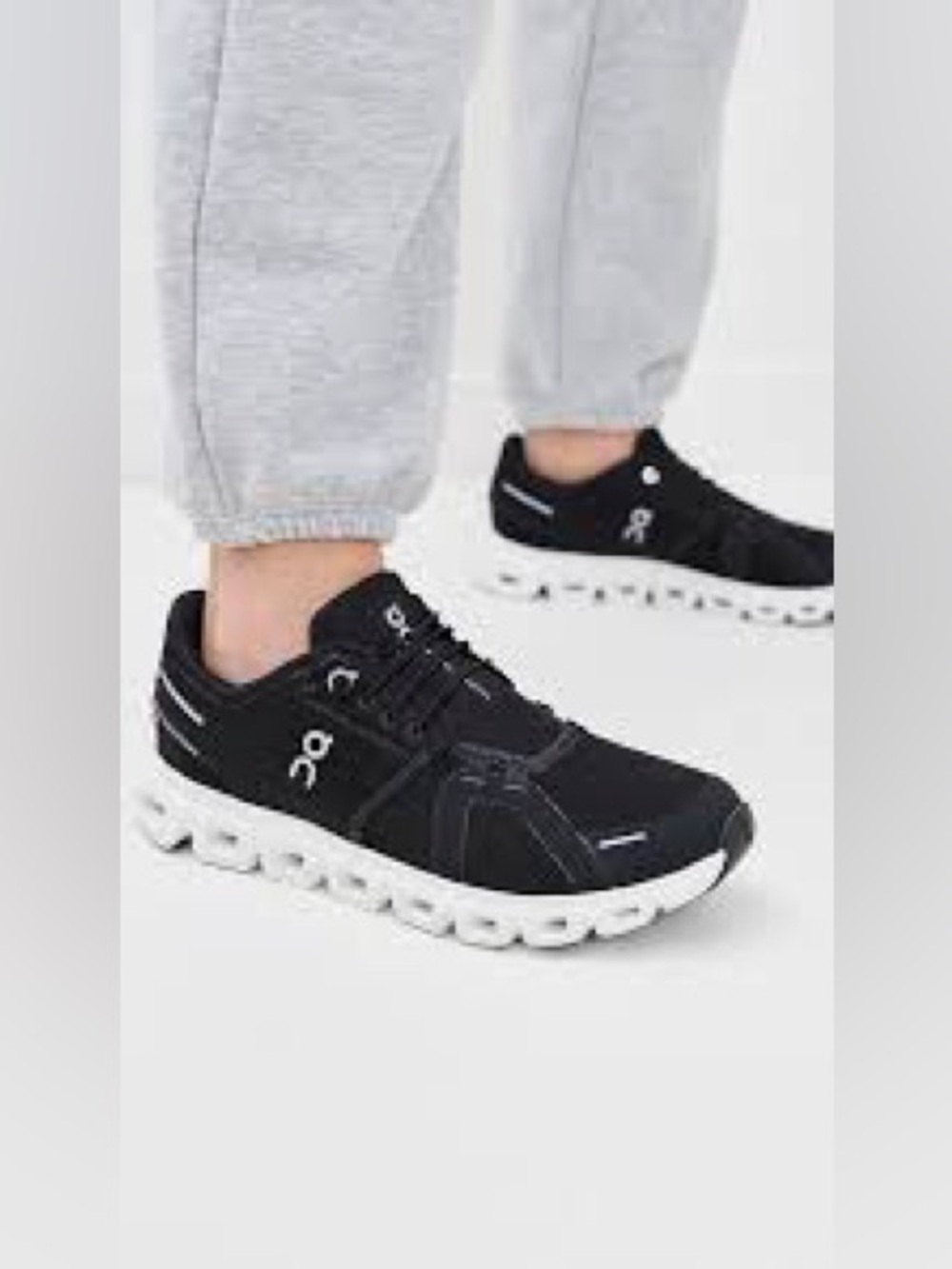 Used women On cloud 6 Black and White Cloud Sneakers size 8.5